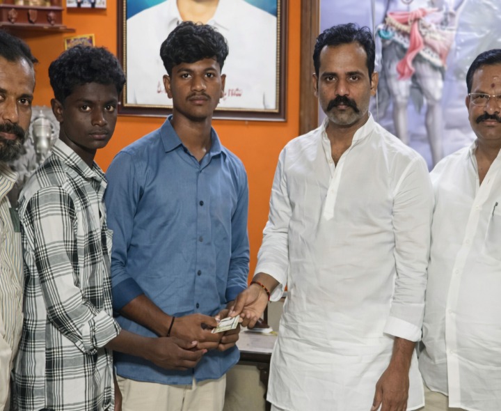 జాతీయ స్థాయి క్రీడాకారులకు ఆర్థిక సాయం