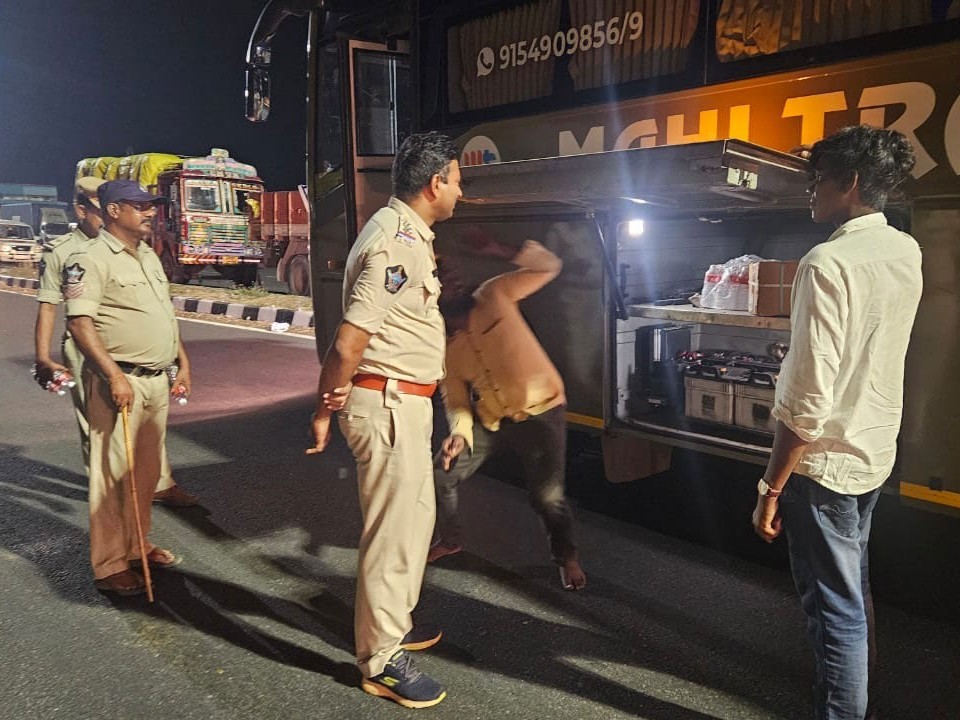 నేరాలను అరికట్టడమే పోలీసుల లక్ష్యం: ఎస్సై