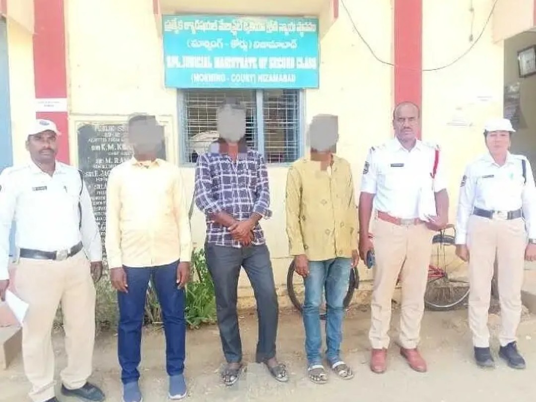 డ్రంకన్ డ్రైవ్ తనిఖీల్లో రూ.4లక్షల జరిమానా