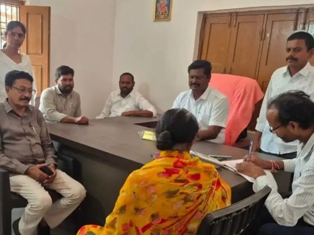 పెద్దాపూర్‌లో అవుట్  రీచ్ క్యాంప్ నిర్వహణ