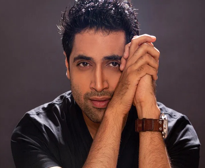 బ్రేకప్‌ నుంచి కోలుకోవడానికి పదేళ్లు పట్టింది: హీరో