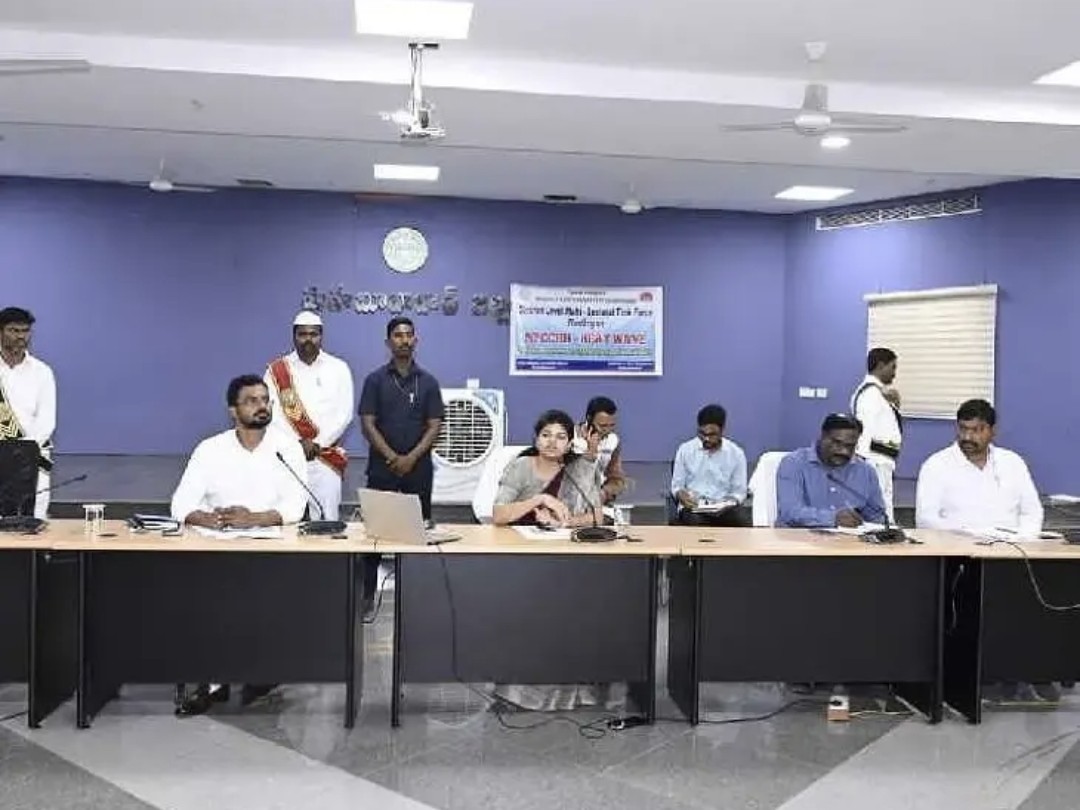 వేసవిలో అప్రమత్తంగా ఉండాలి: కలెక్టర్