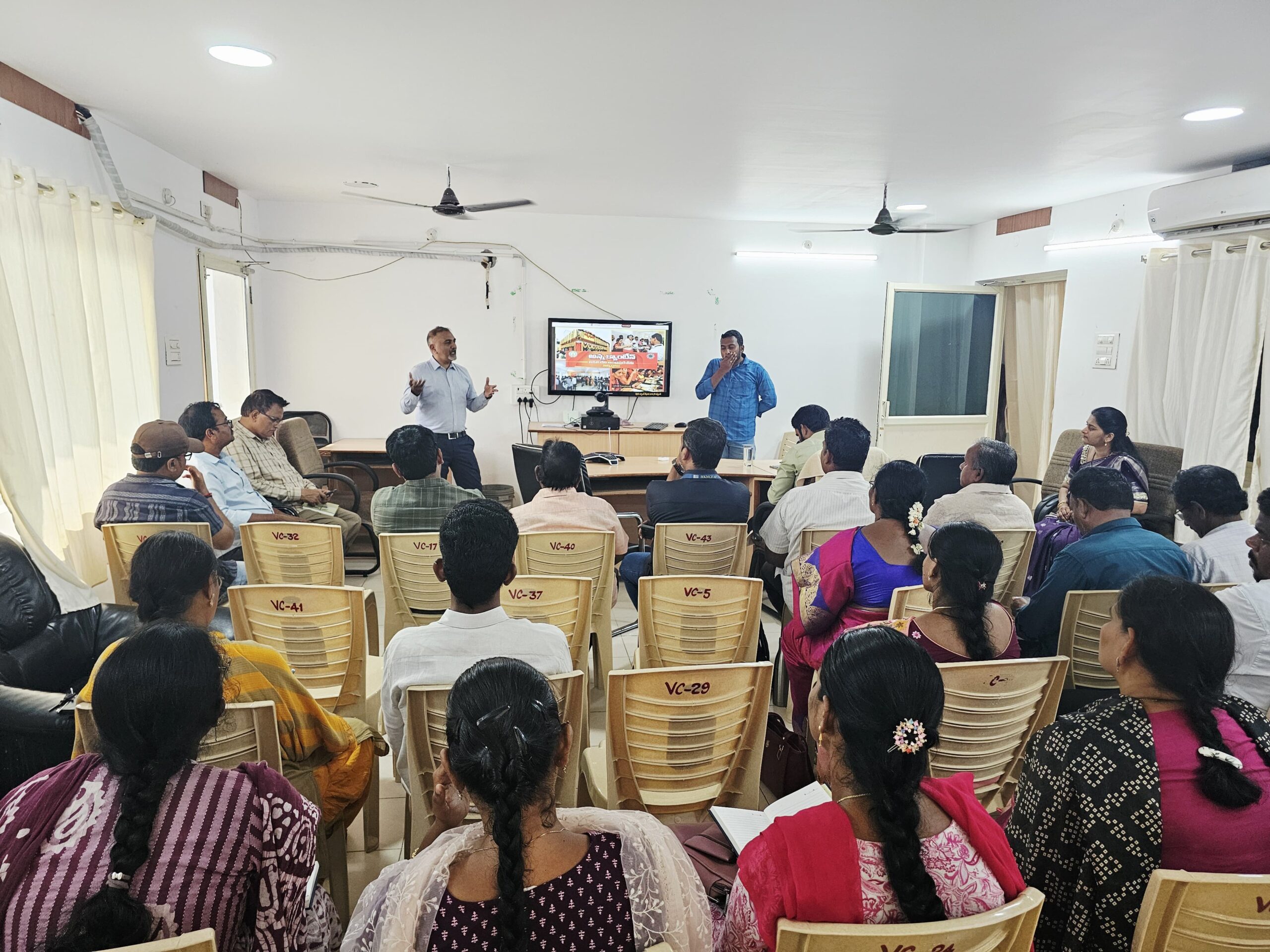 ‘అన్న క్యాంటీన్లను మరింత అభివృద్ధి  చెయాలి’