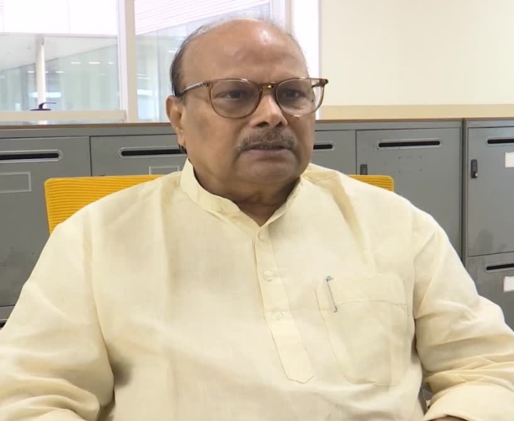 విధ్వంసం, అహంకారం జగన్ నైజం: యనమల