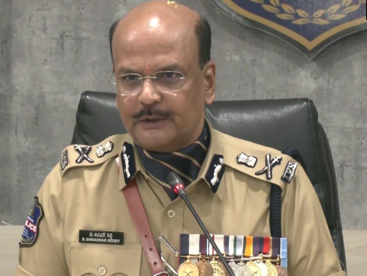 మరికొద్ది సేపట్లో ములుగు జిల్లాకు చేరుకోనున్న DGP