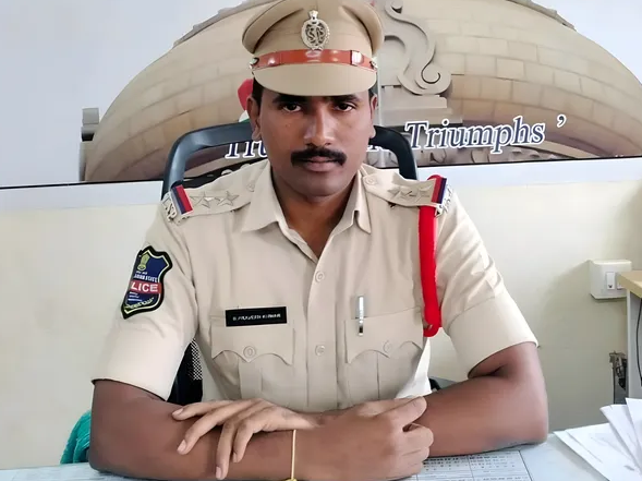 రోడ్లపైకి పశువులను విడిచి పెట్టరాదు: ఎస్సై