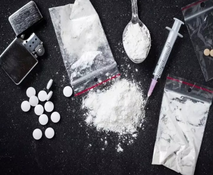 రూ.64 లక్షల విలువ చేసే డ్రగ్స్ పట్టివేత