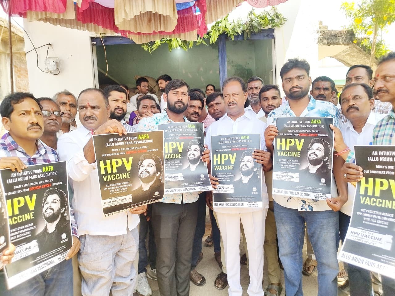 పోస్టర్లను ఆవిష్కరించిన ఎమ్మెల్యే గండ్ర