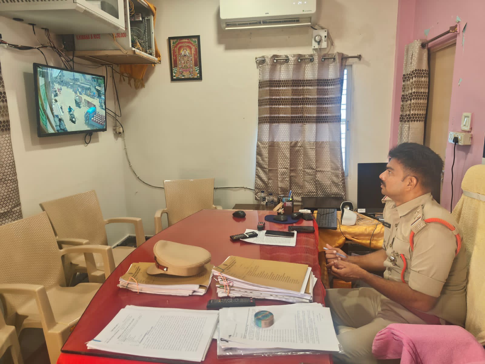 ‘సీసీ కెమెరాలతో పొదిలి ప్రాంతాన్ని పరిశీలిస్తున్నాం’