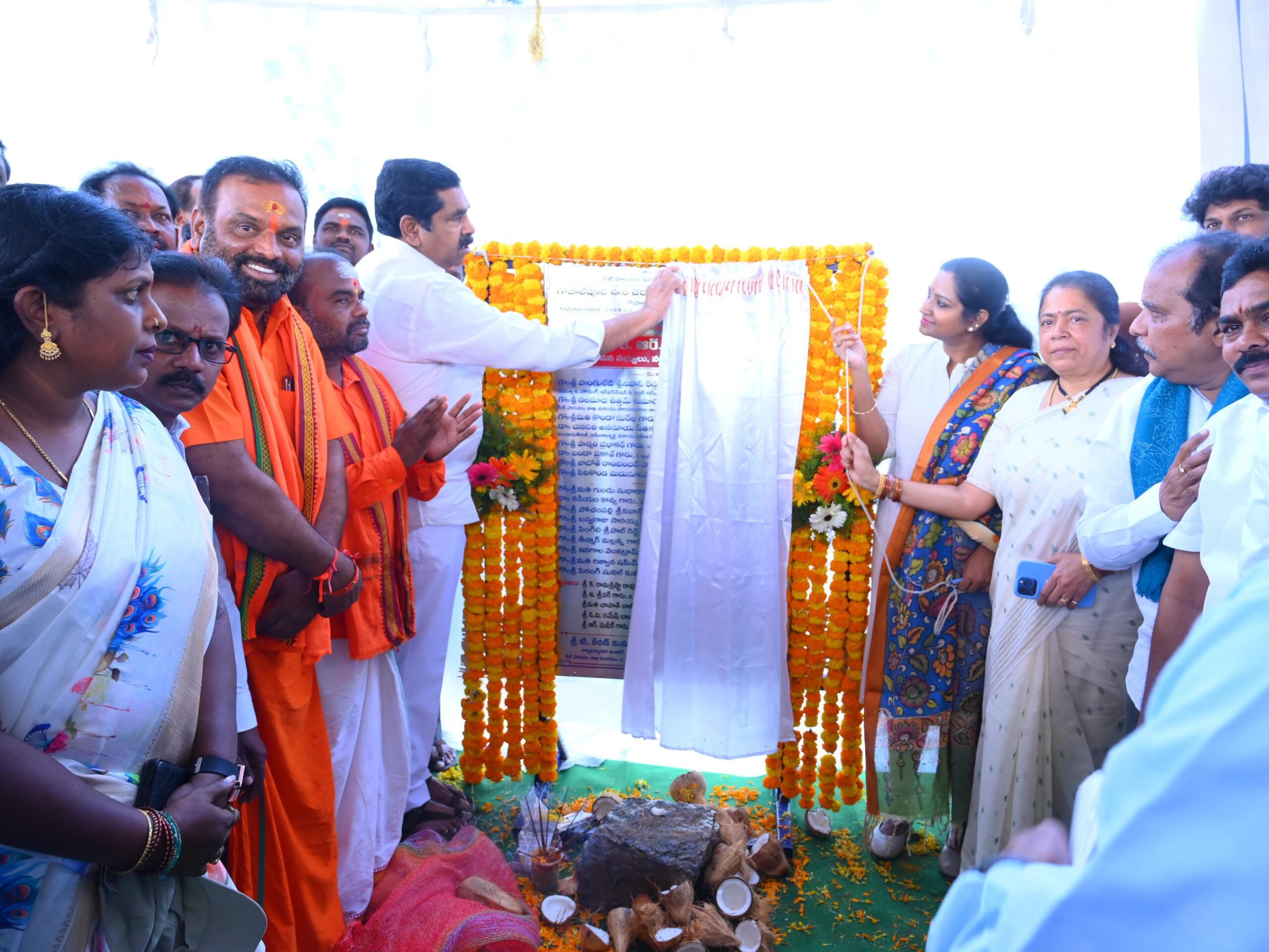 ప్రజల సమస్యల పరిష్కారమే ప్రభుత్వ లక్ష్యం: MLA