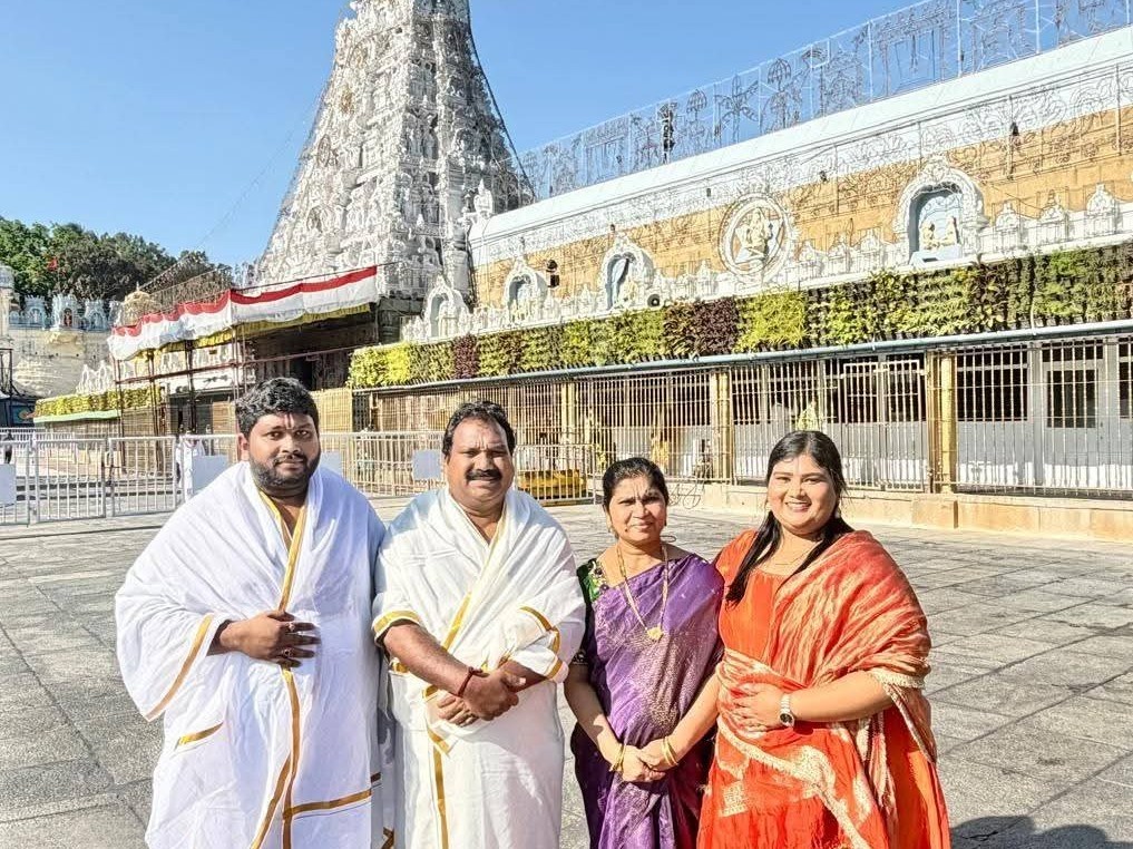 స్వామివారిని దర్శించుకున్న వర్ధన్నపేట మాజీ ఎమ్మెల్యే