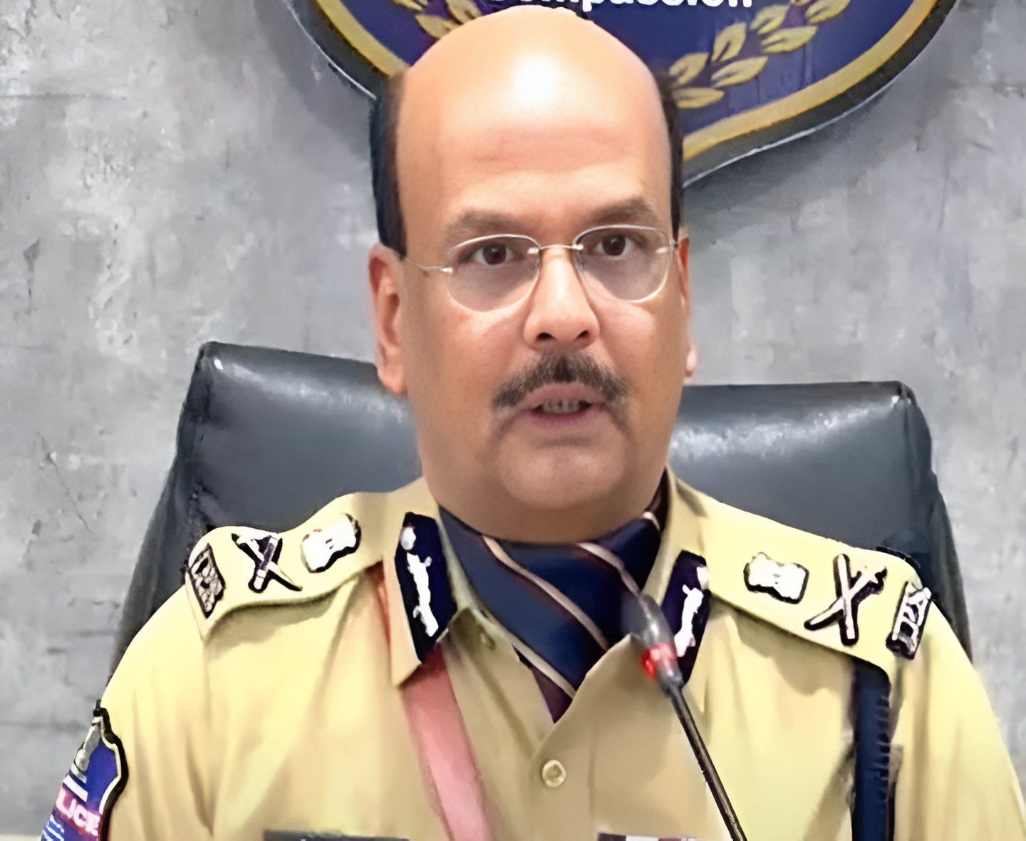 ములుగులో డీజీపీ శివధర్ రెడ్డి పర్యటన