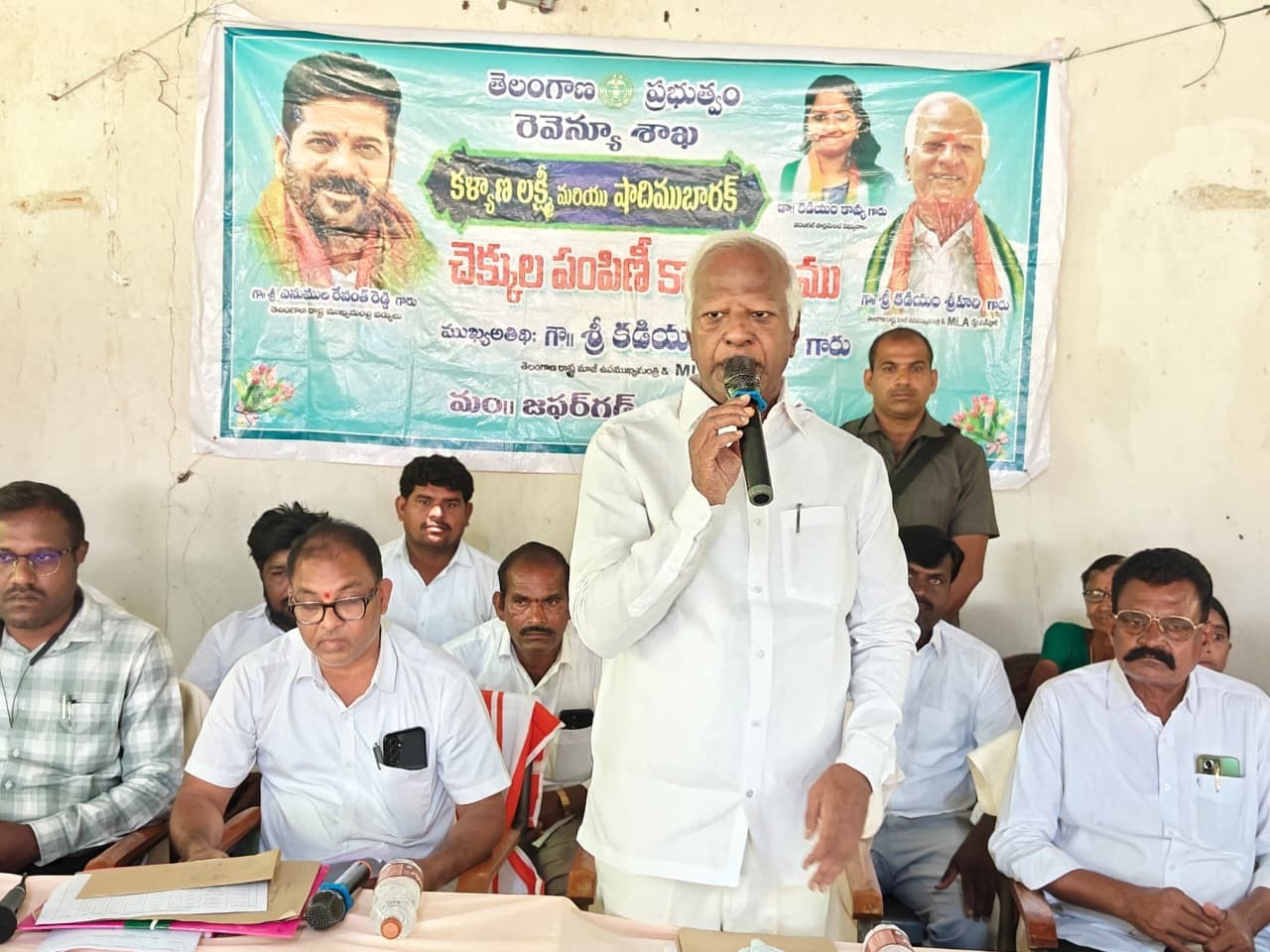 ‘రాజకీయాలకు అతీతంగా సంక్షేమ పథకాలు’