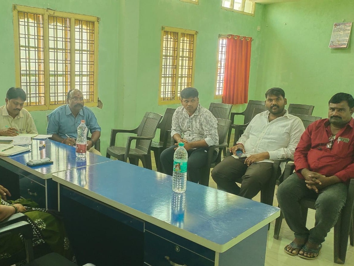 తై బజార్ వేలం వాయిదా