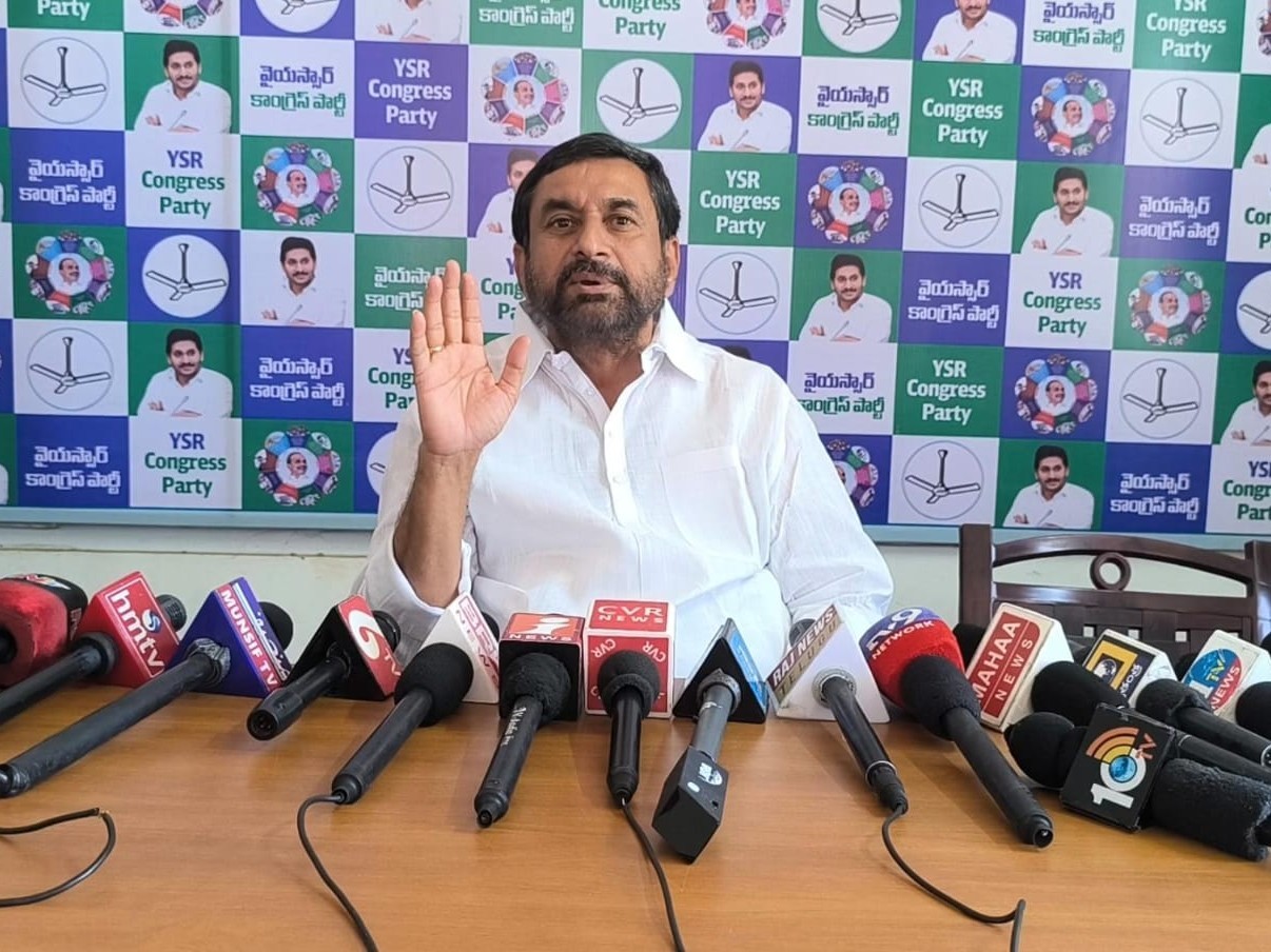 ‘అమరావతి పేరుతో దోపిడీ జరుగుతుంది’