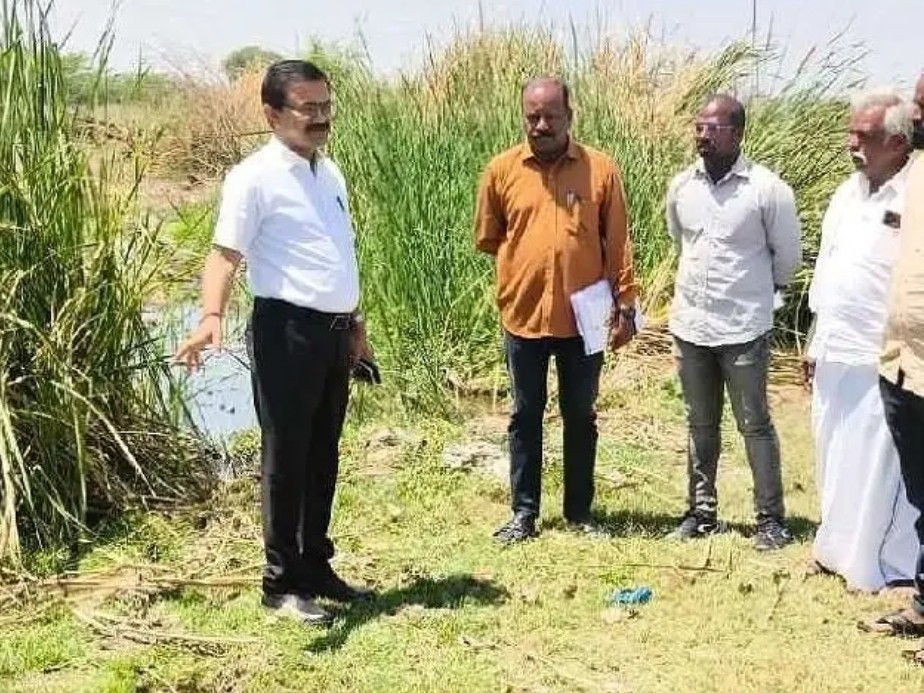 పారిశుధ్య పనులపై అదనపు కలెక్టర్ సమీక్ష