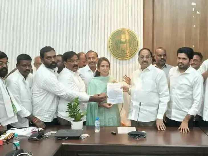 మంత్రిని కలిసిన జేఏసీ నాయకులు