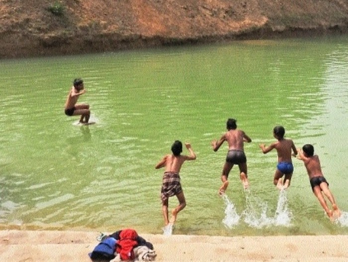 ప్రాణం తీసిన ఈత సరదా