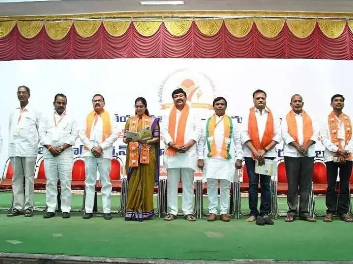 సమాజ సేవలో ముందుకు సాగాలి: అర్బన్ ఎమ్మెల్యే