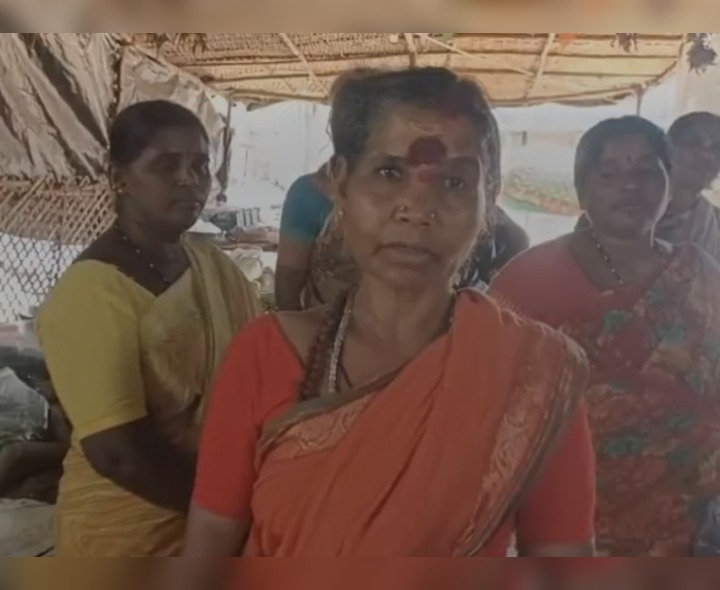 మార్కెట్లో అపరిశుభ్రత.. వ్యాపారుల అవస్థలు!