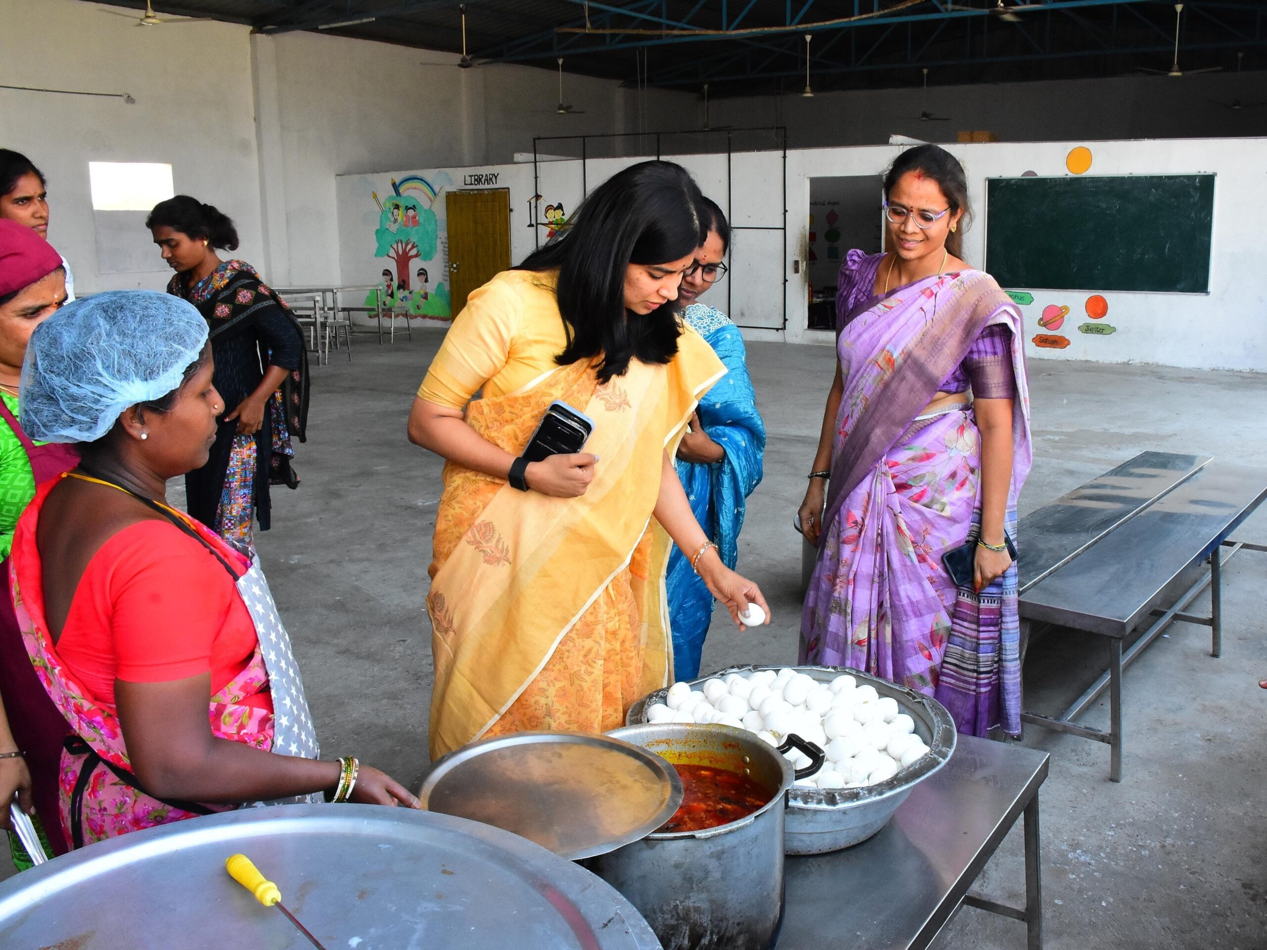 ప్రభుత్వ  వసతులను సద్వినియోగం చేసుకోవాలి: కలెక్టర్