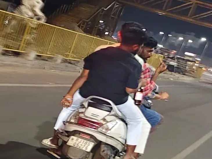 ఓ చేతిలో సిగరెట్.. మరో చేతిలో మందు