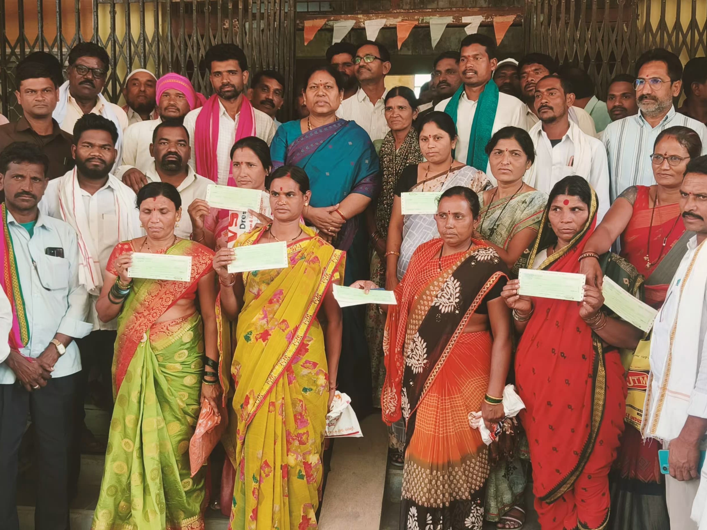 తులం బంగారం పథకం ఎక్కడికి పోయింది: ఎమ్మెల్యే