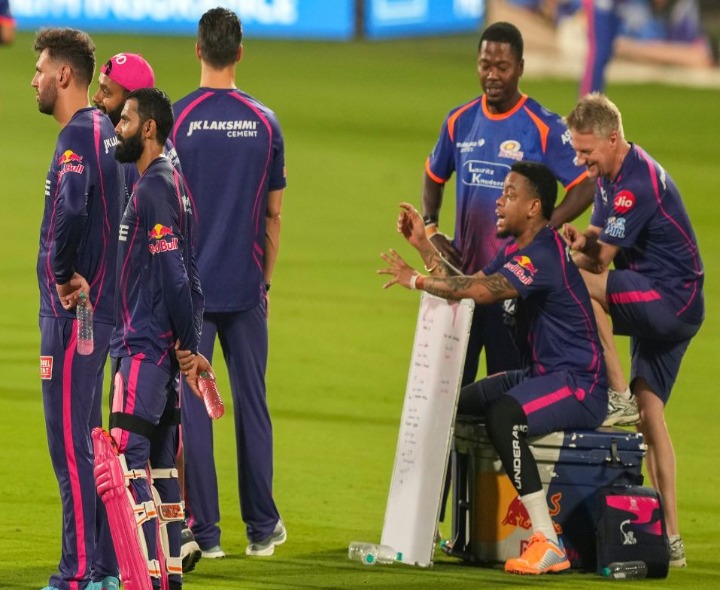 RR vs MI: తగ్గుముఖం పట్టిన వర్షం