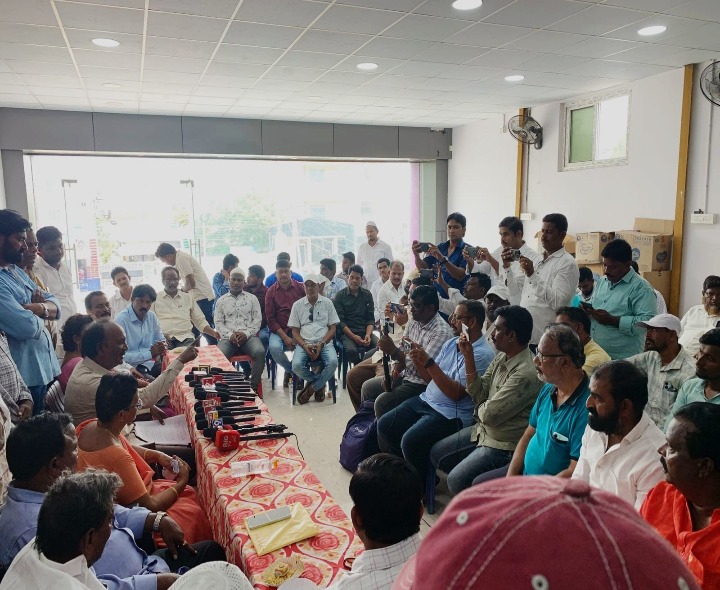 ‘తీరంలో అక్రమ నిర్మాణాలు ఆగాలి’