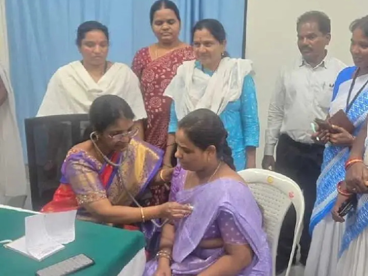 ఐడీవోసీ ఉద్యోగులకు ఆరోగ్య శిబిరం