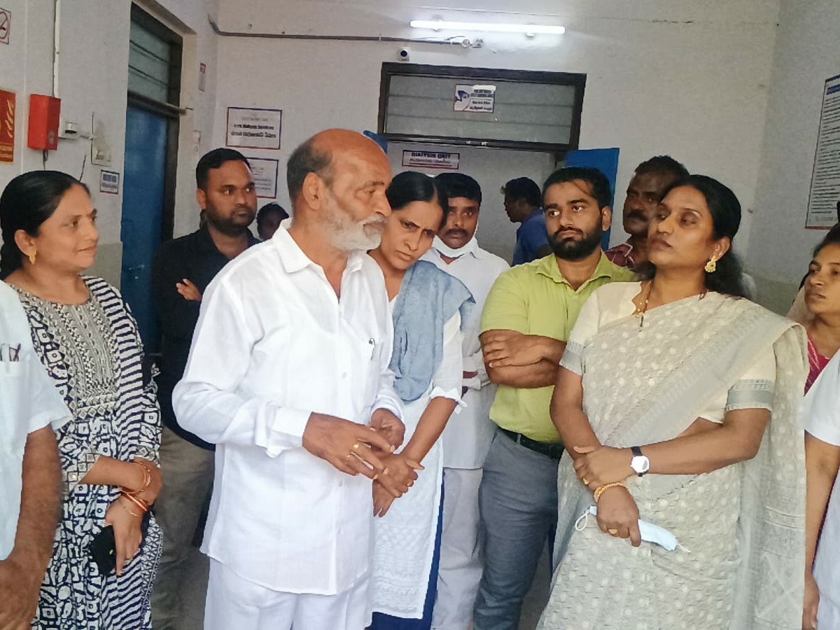 కమ్యూనిటీ హెల్త్ సెంటర్‌ను సందర్శించిన జూనియర్ సివిల్ జడ్జి