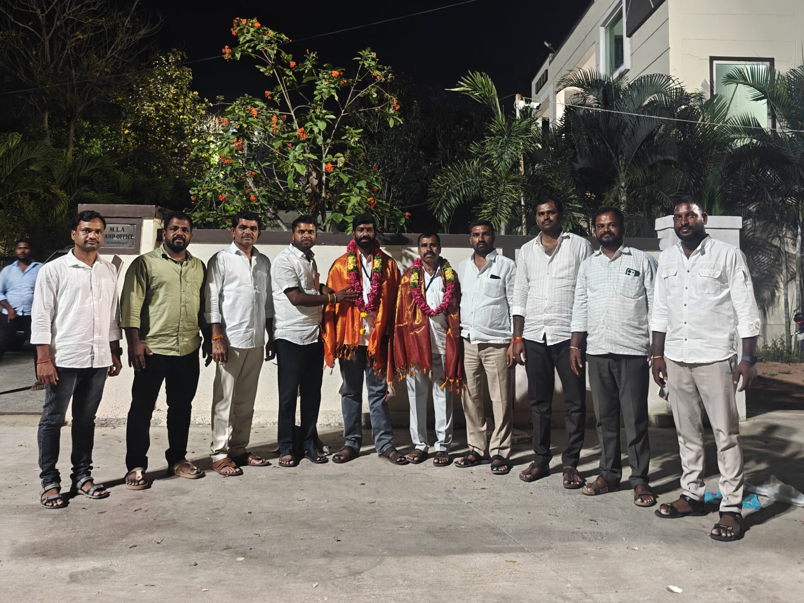 నూతన డీసీసీ సెక్రెటరీలకు  ఘన సత్కరం