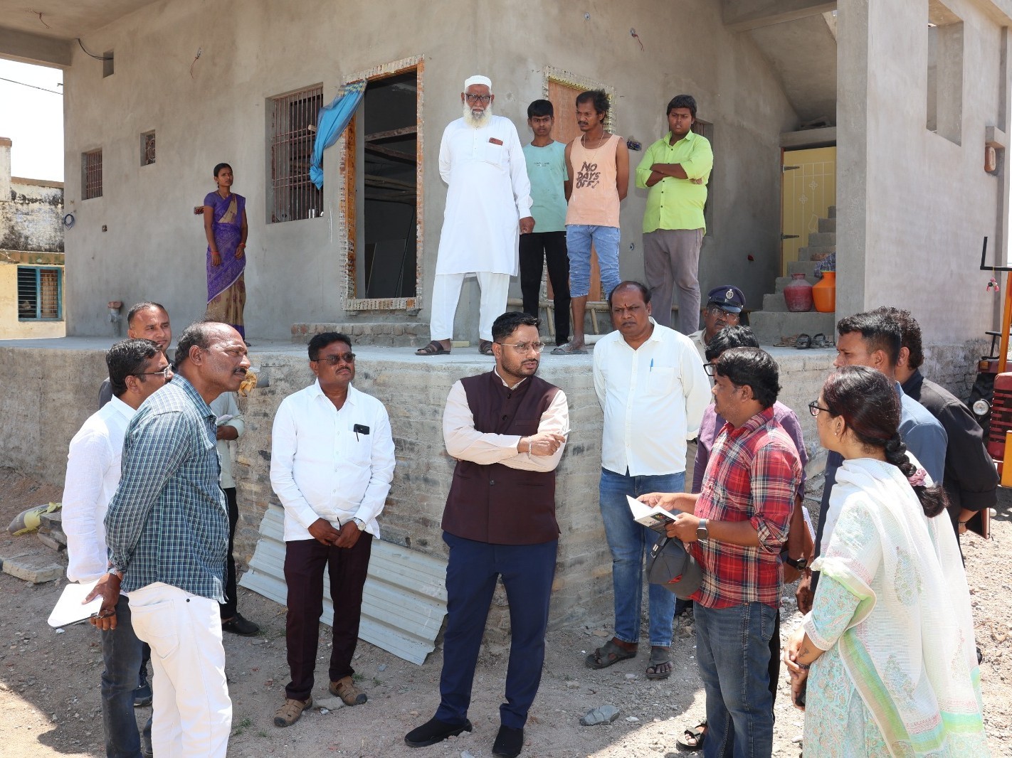 ‘ఇందిరమ్మ ఇళ్లను త్వరగా పూర్తి చేయాలి’