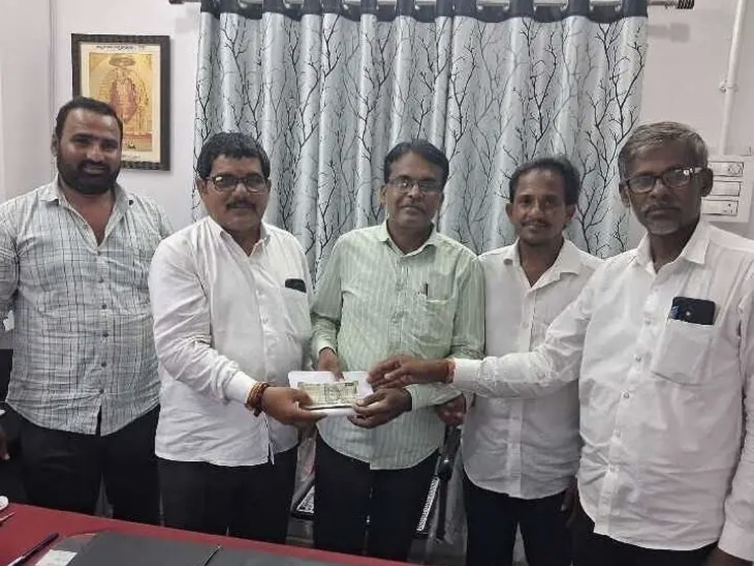 సేవాలాల్ మహారాజ్ ఆలయ నిర్మాణానికి  భారీ విరాళం