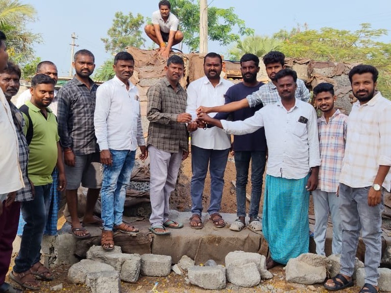 అంబేద్కర్ విగ్రహ నిర్మాణానికి విరాళం అందజేత