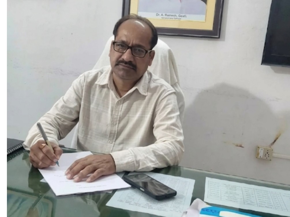 పెద్దవూర తహశీల్దార్ బాధ్యతలు చేపట్టిన ఖాసీం నాయక్