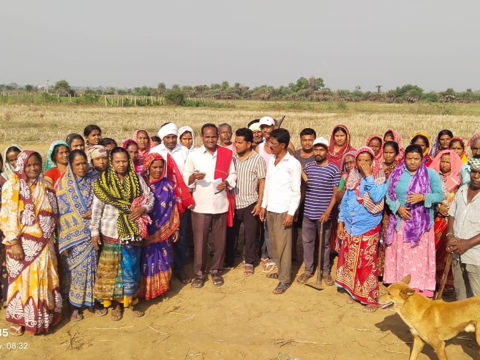 ‘ఉపాధి హామీ కూలీల సమస్యలు పరిష్కరించాలి’