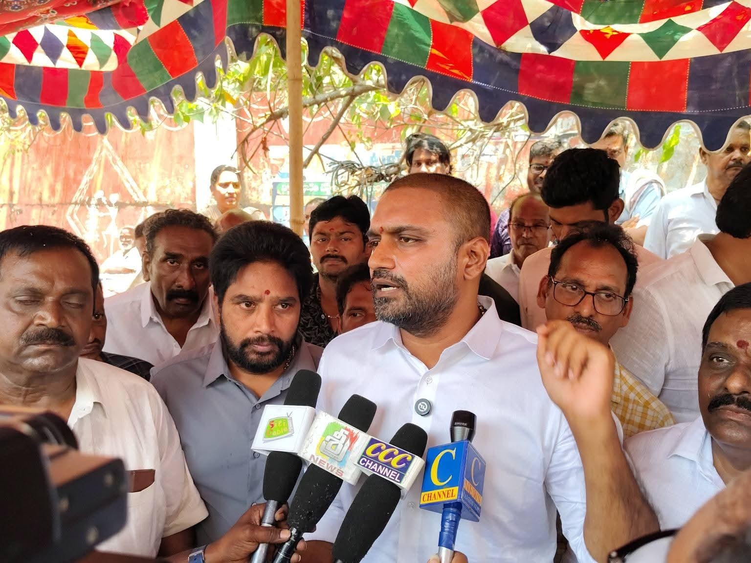 ఆలయాల అభివృద్ధికి ప్రభుత్వం కృషి: ఎమ్మెల్యే