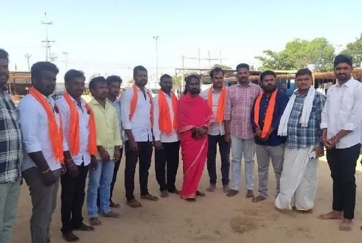 హిందూ సమ్మేళనానికి రావాలని స్వామీజీకి ఆహ్వానం