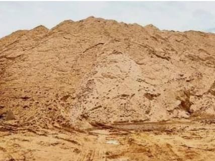 గుట్టలుగా అక్రమ ఇసుక నిలువ..!