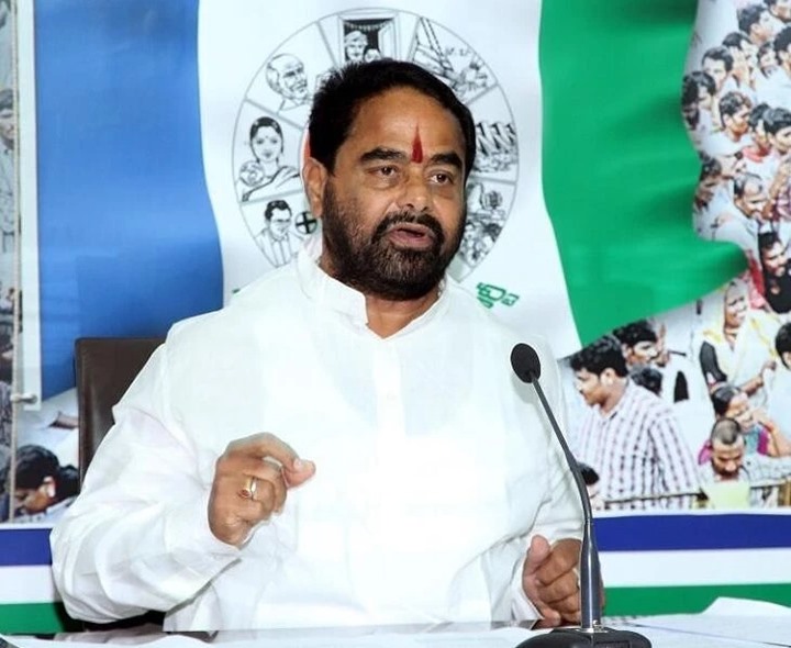 అమరావతిని సెలెక్ట్ చేయడమే తప్పు: తమ్మినేని