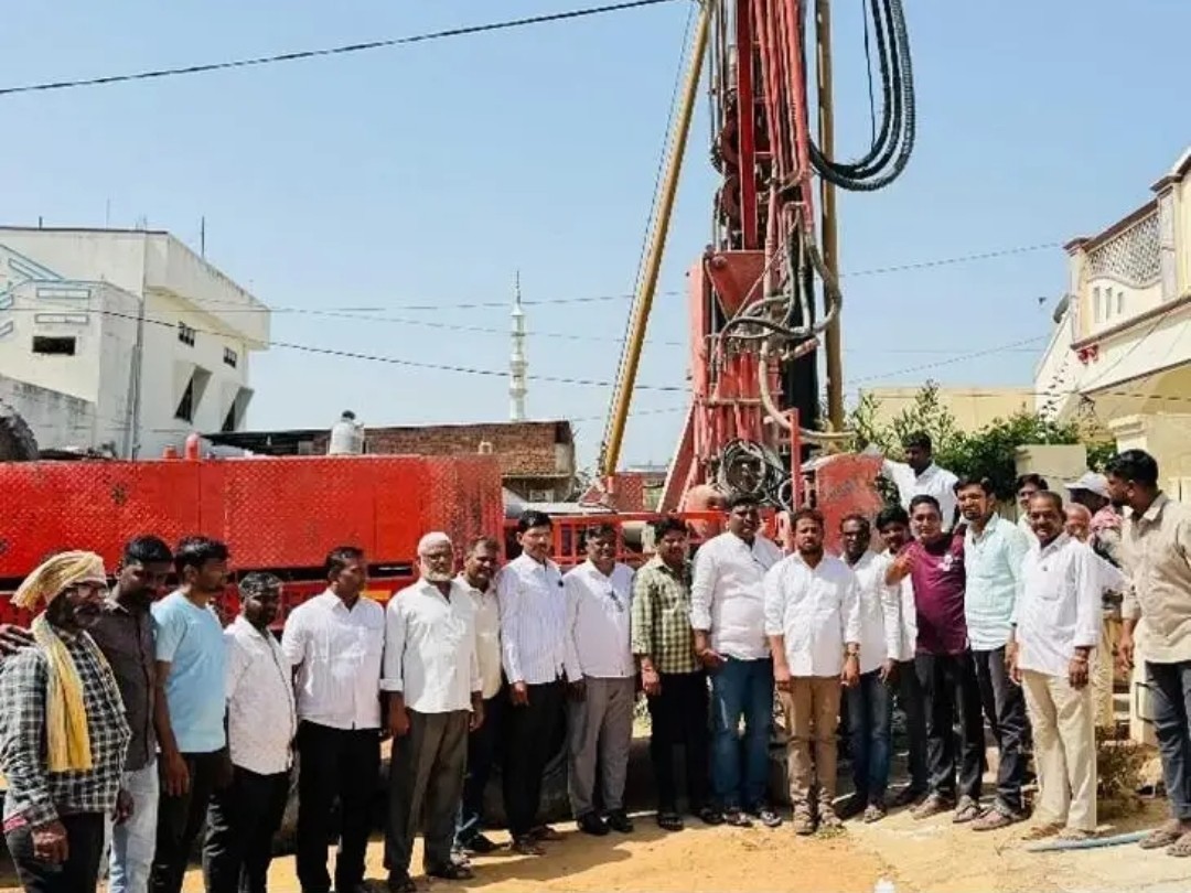 తాగునీటి సమస్యను పరిష్కరించిన సర్పంచ్