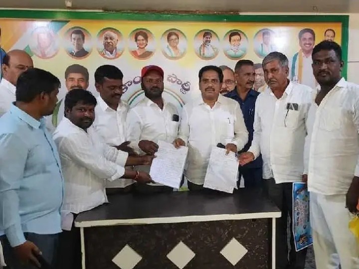 ముఖ్యమంత్రి సహాయ నిధి చెక్కులు పంపిణీ