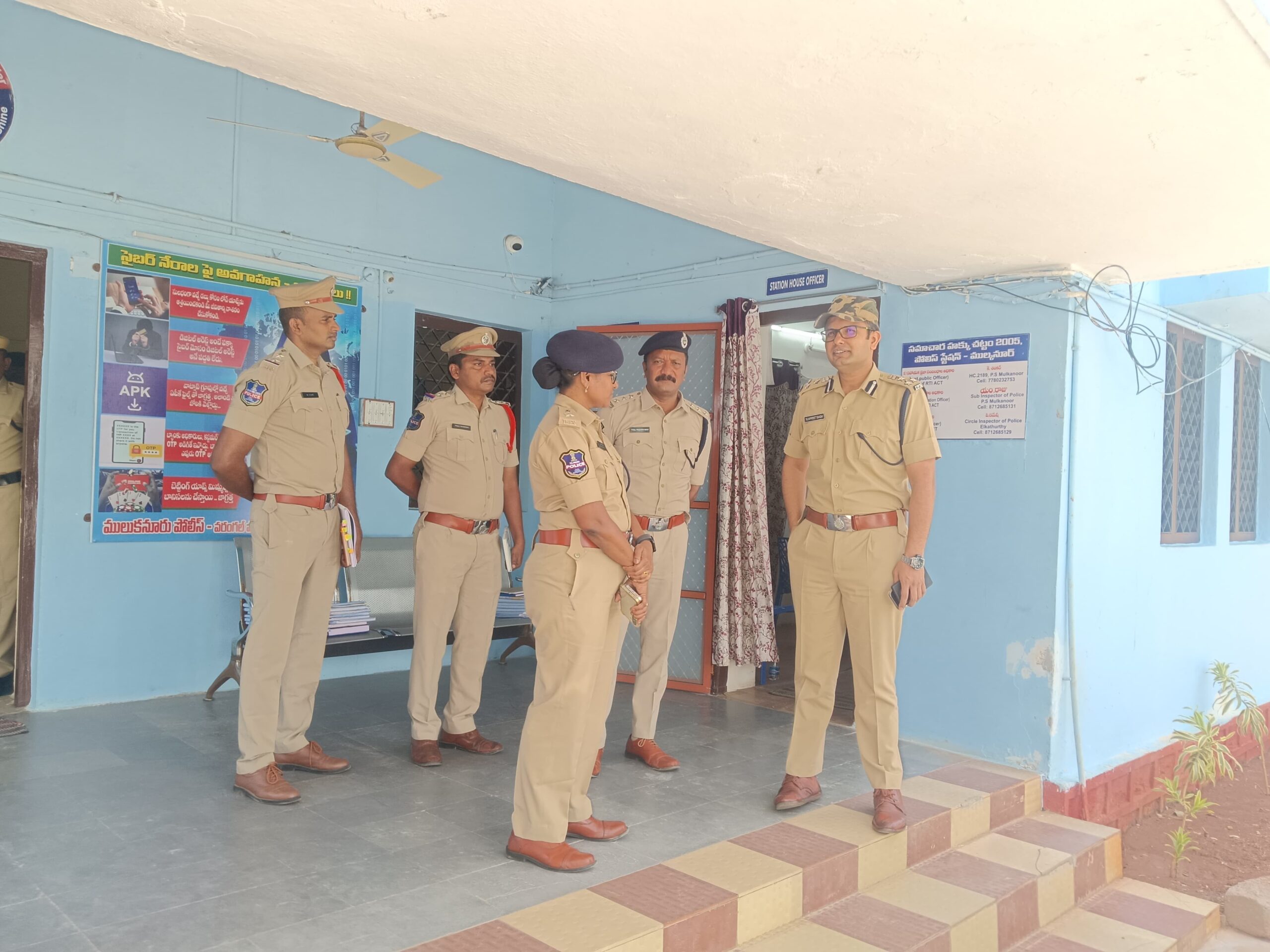 పోలీస్ స్టేషన్‌ను తనిఖీ చేసిన సీపీ