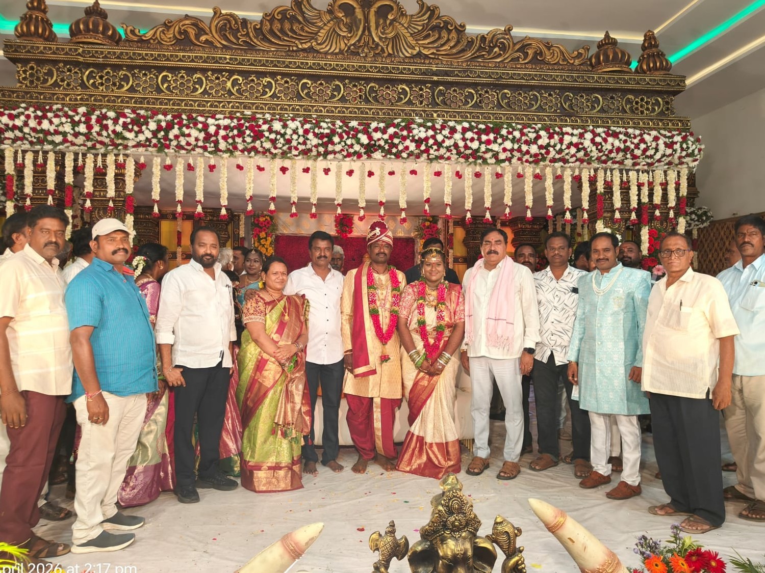 జిల్లా అధ్యక్షుని పెళ్లి వేడుకకు హాజరైన మాజీ మంత్రి