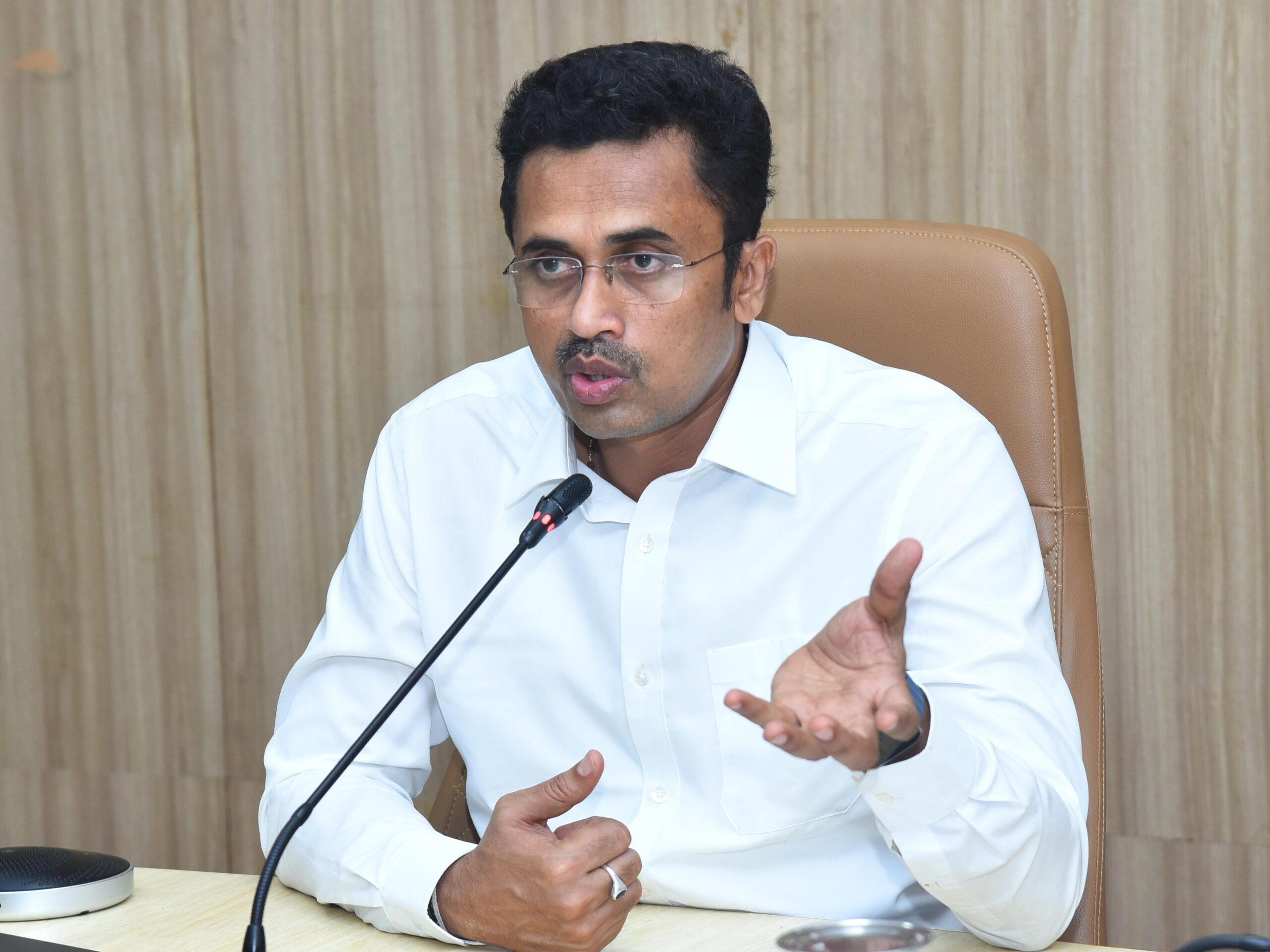 ఖరీఫ్ సాగుపై కలెక్టర్ కీలక సమీక్ష