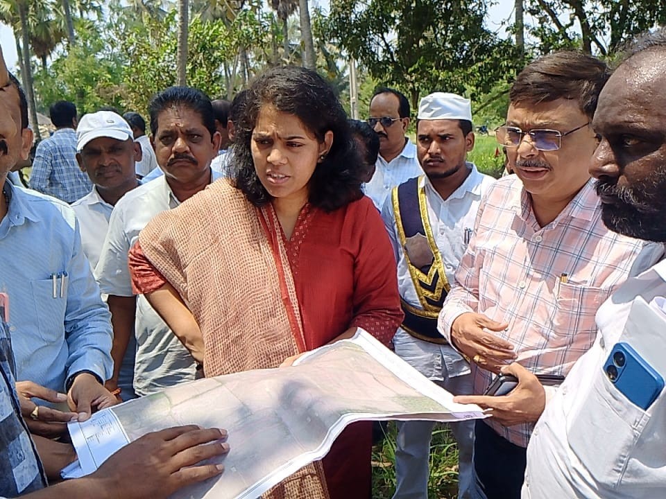 ‘రీ సర్వే పనుల్లో పారదర్శకతకు ప్రాధాన్యం ఇవ్వాలి’