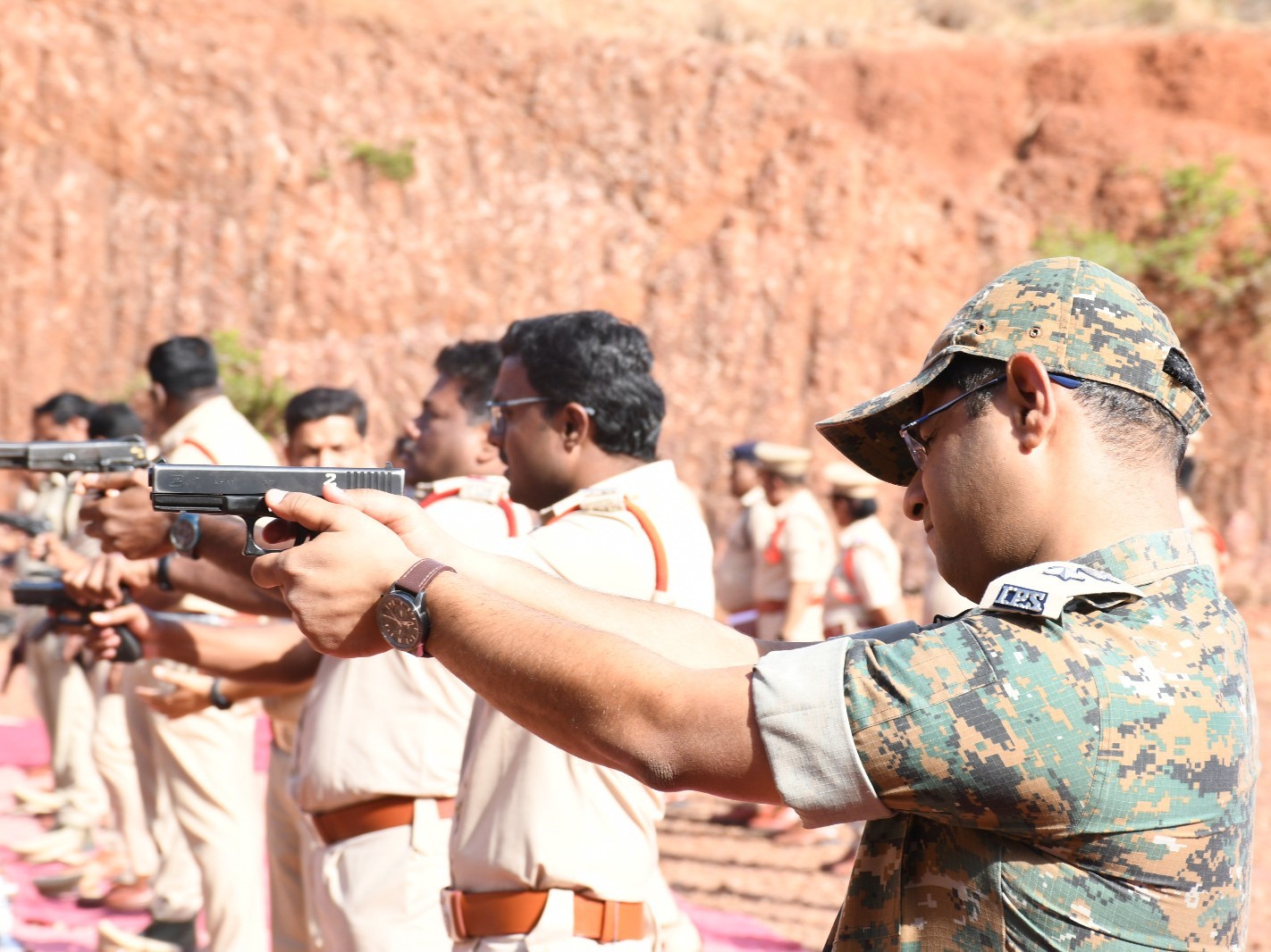 పోలీసు అధికారులకు ఫైరింగ్‌పై ప్రత్యేక శిక్షణ: ఎస్పీ