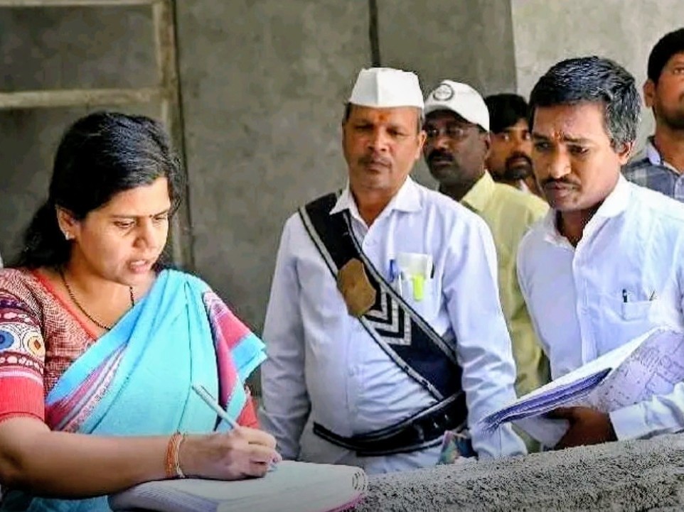 ఆసుపత్రి నిర్మాణ పనులు త్వరగా పూర్తి చేయాలి: కలెక్టర్