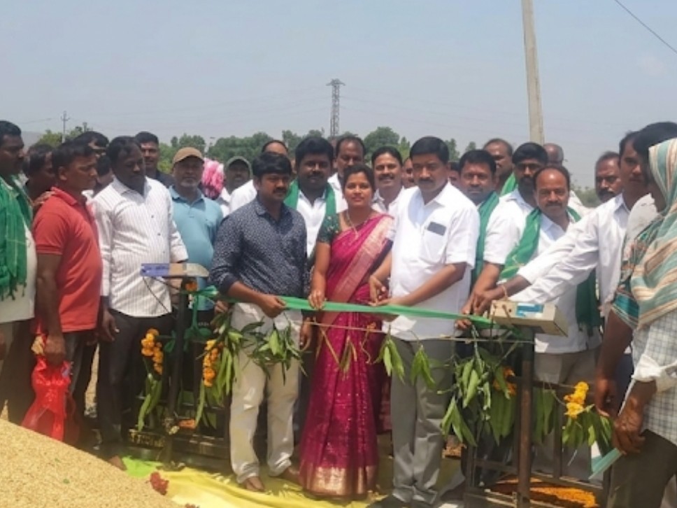 వేంపాడులో PACS ధాన్యం కొనుగోలు కేంద్రం ప్రారంభం